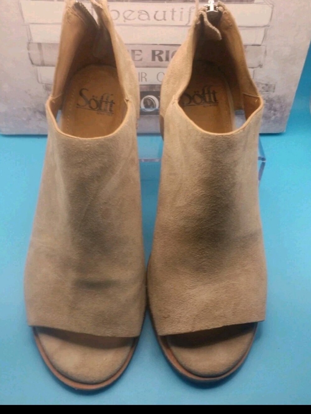 Sofft Carleigh Light Tan Suede Peep Toe Bootie Heeled Sandals Size 8